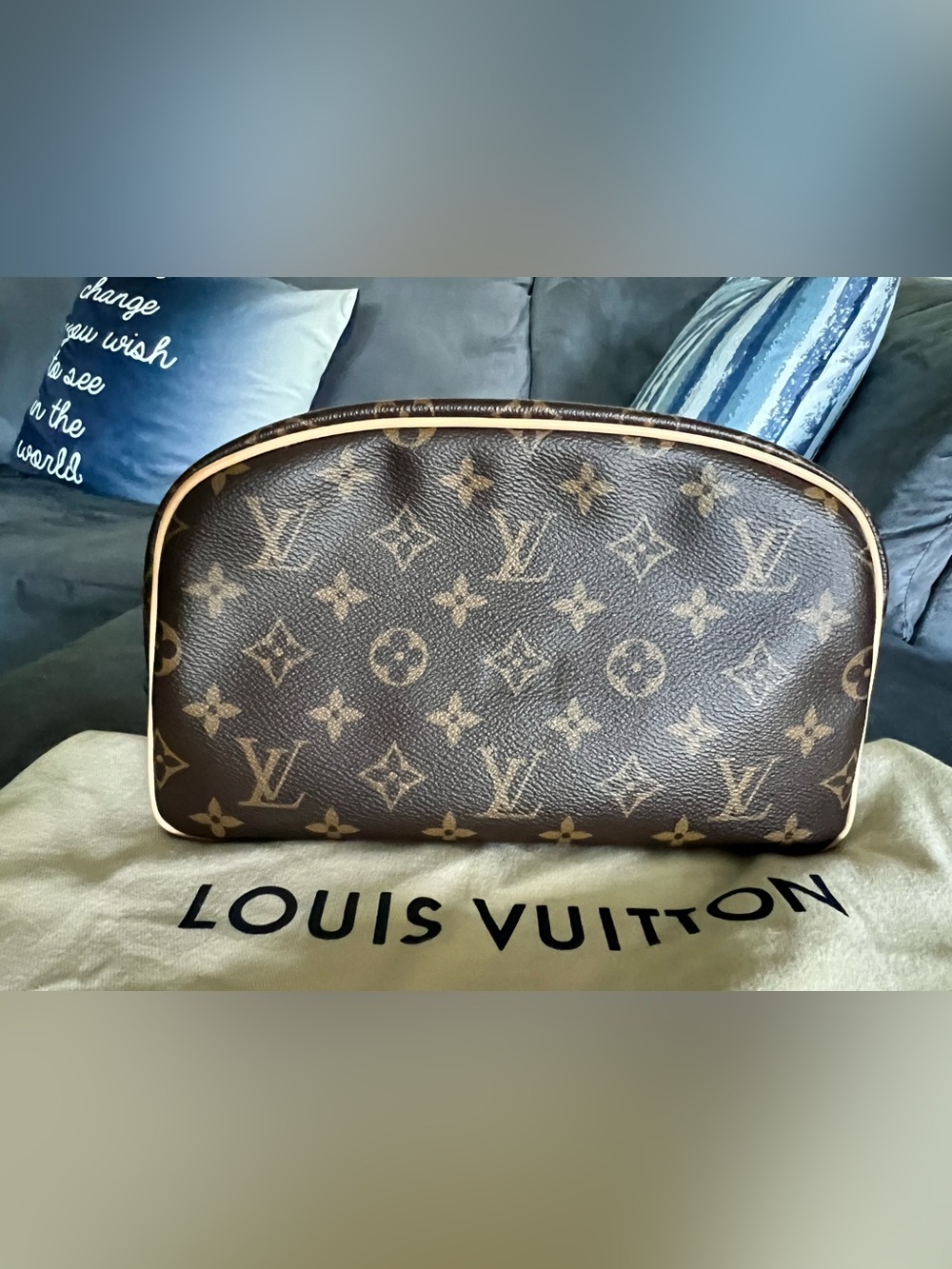 Louis Vuitton Monogram Toiletry 25 - Picture 2 of 8